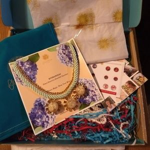 Flowermoon by Kittoune Hydrangeas Necklace